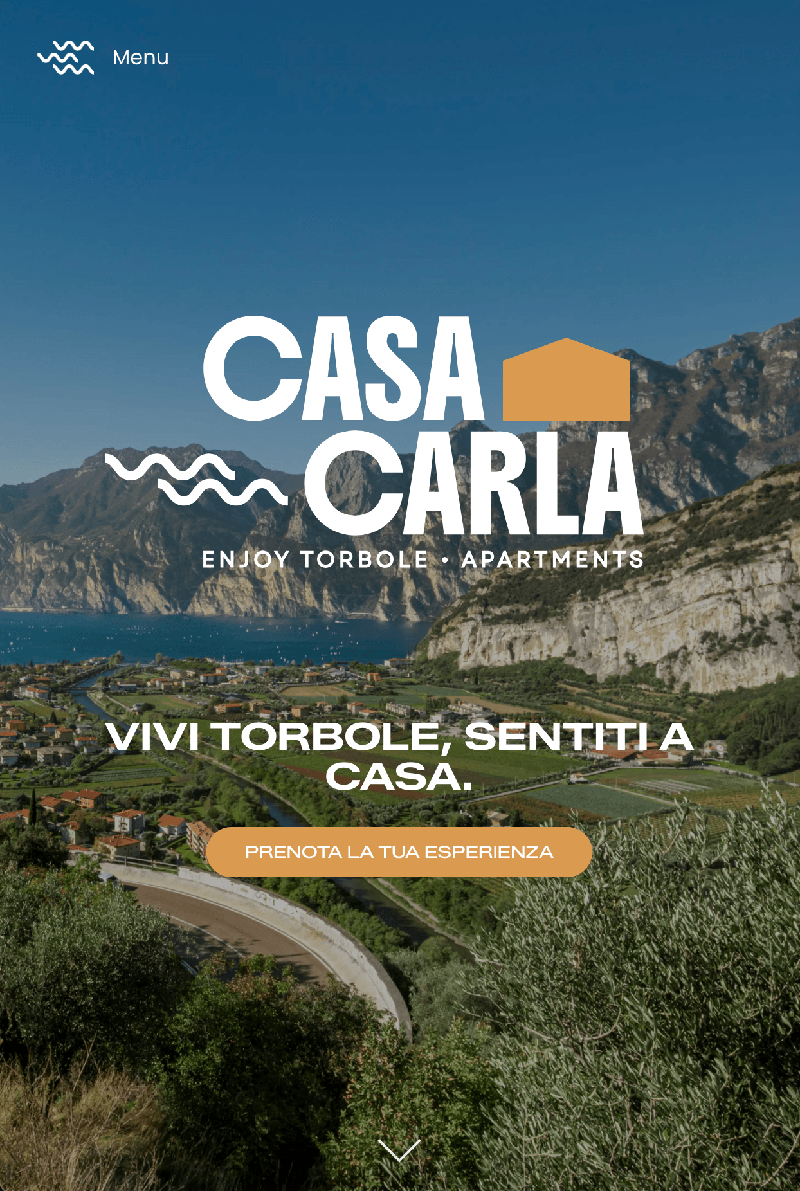 Homepage di Casa Carla su smartphone, con hero e call to action adattati alla vista mobile